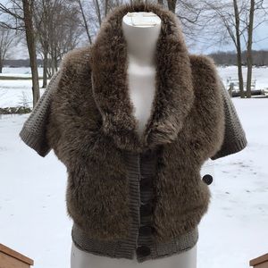 NWOT Bisou Bisou sweater with fur XS